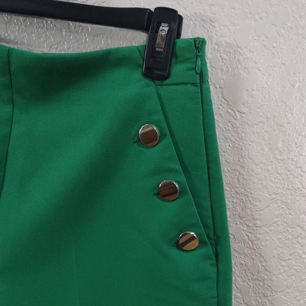 ZARA High Waisted Green Women's Shorts with Button Detail - Picture 3 of 16